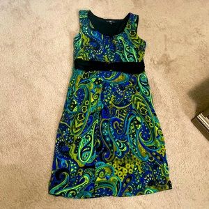 EUC Ladies Knee Length Sleeveless Dress 👗